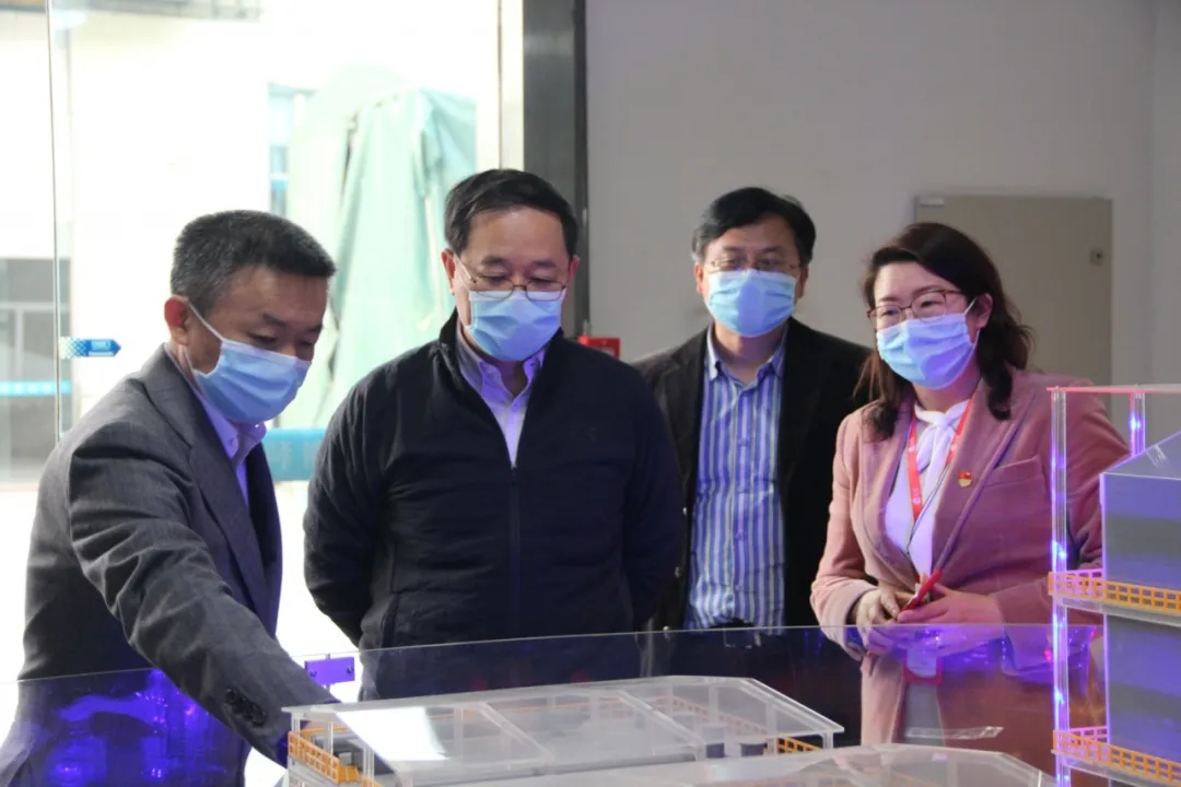 yL23411永利官网登录科技研制出的纳米膜材料得到安徽省经信厅领导的肯定